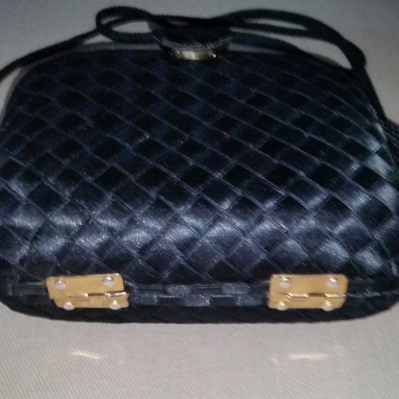 Vintage La Regale black satin woven hard case mini/evening bag EUC - Picture 4 of 5